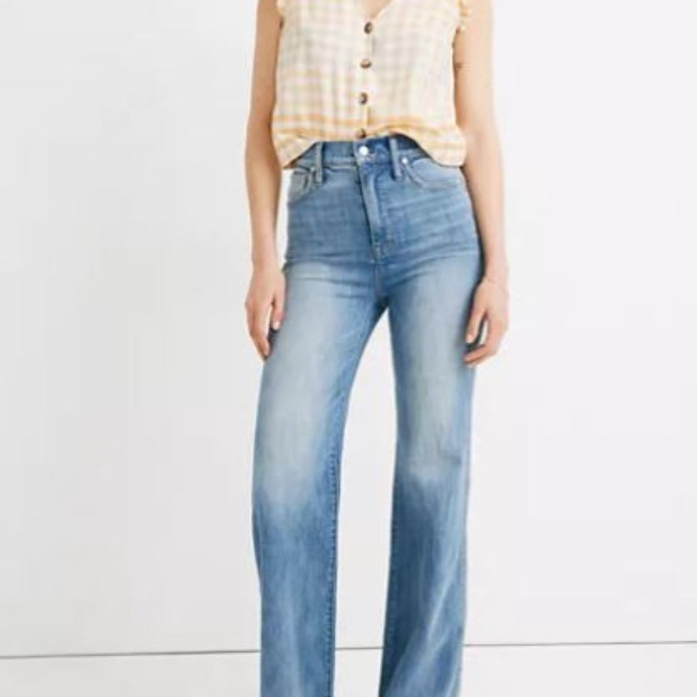 11" High-Rise Flare Jeans in Arbordale Wash